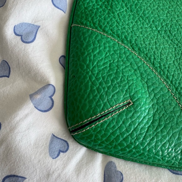 Dolce and gabana green leather. Silver tone hardware - Picture 13 of 15